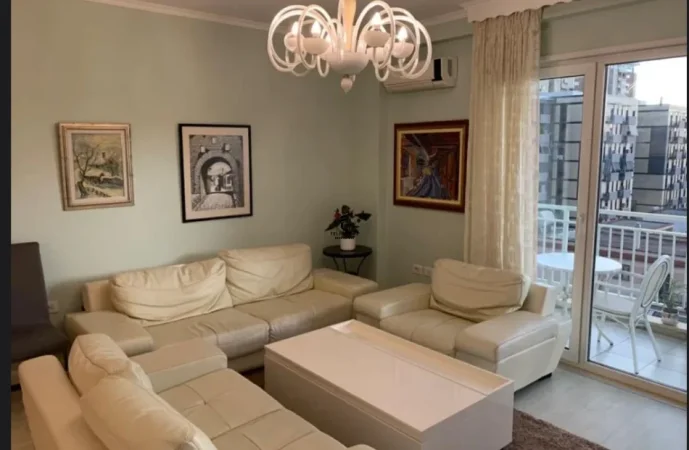 Tirane, jepet me qera apartament 3+1 Kati 4, 120 m² 850 € (STACIONI TRENIT)