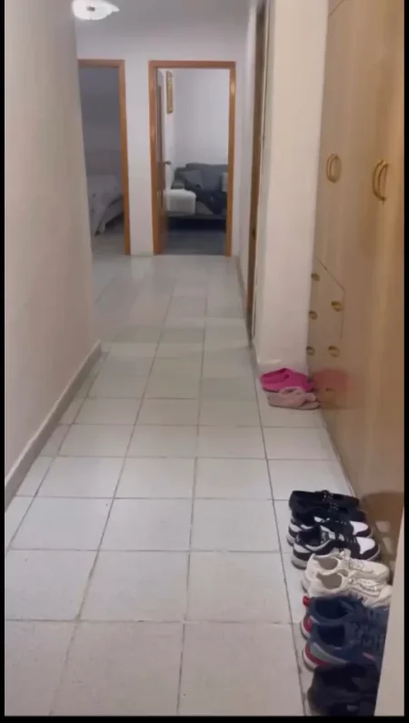 Tirane, jap me qera apartament 3+1+Aneks+Ballkon Kati 4, 92 m² 650 € (Rruga Irfan Tomini)