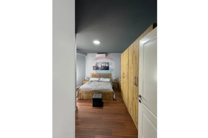Tirane, jepet me qera apartament 2+1+Ballkon Kati 2, 85 m² 680 € (Kopshti Botanik)