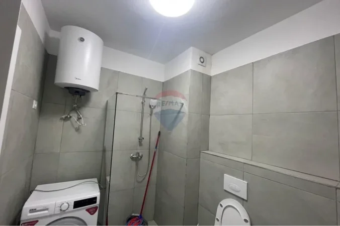 Tirane, jepet me qera apartament 1+1+Ballkon , 66 m² 400 € (Univers City)