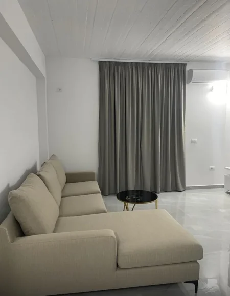 Tirane, jepet me qera apartament 1+1+Ballkon Kati 1, 400 € (Astir (prane Syri Tv))