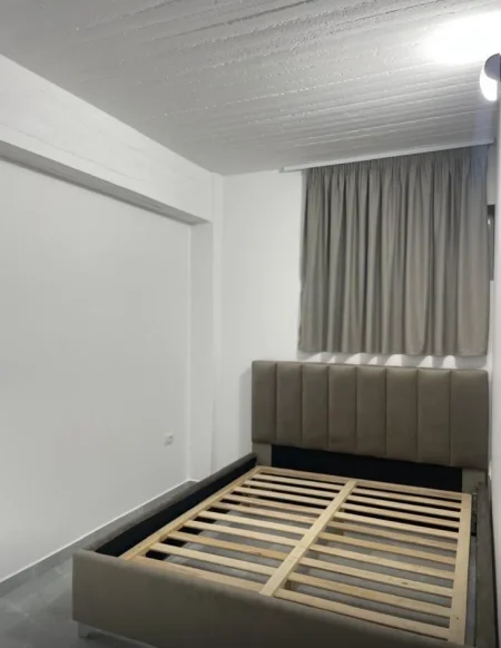 Tirane, jepet me qera apartament 1+1+Ballkon Kati 1, 400 € (Astir (prane Syri Tv))