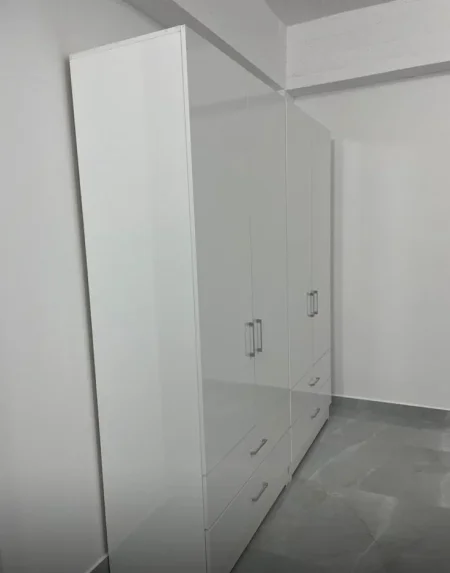 Tirane, jepet me qera apartament 1+1+Ballkon Kati 1, 400 € (Astir (prane Syri Tv))