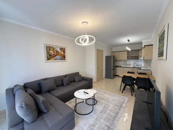 Tirane, jepet me qera apartament 1+1 Kati 8, 75 m² 600 € (Ndre Mjeda)