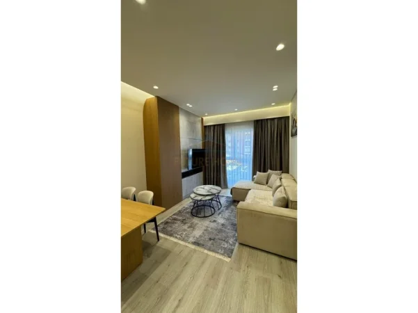 Tirane, jepet me qera apartament 1+1 Kati 1, 700 € (Rruga Dritan Hoxha Kompleksi Aura)