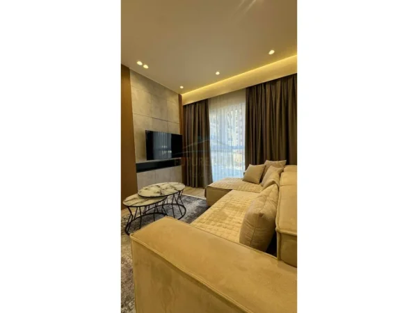 Tirane, jepet me qera apartament 1+1 Kati 1, 700 € (Rruga Dritan Hoxha Kompleksi Aura)