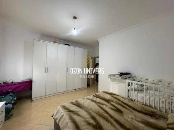 Tirane, jepet me qera apartament 2+1+Ballkon Kati 2, 115 m² 450 € (Fresk)