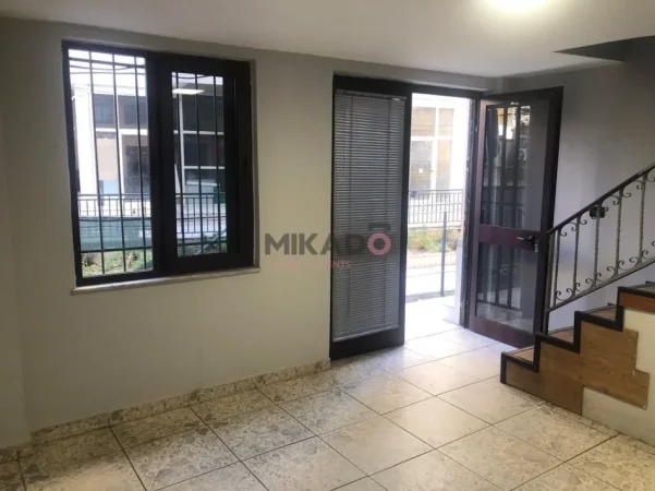 Tirane, jepet me qera ambjent biznesi Kati 1, 35 m² 500 € (Mbrapa Piazzes)