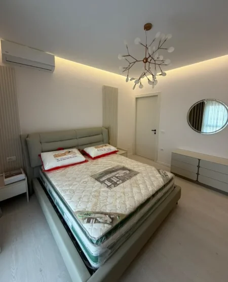 Tirane, jepet me qera apartament 1+1 , 80 m² 700 € 