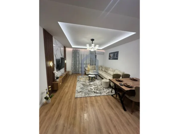 Tirane, shitet apartament 2+1+Ballkon Kati 6, 116 m² 265.000 € (Apartament 2+1 në Shitje tek Pallati me Shigjeta)