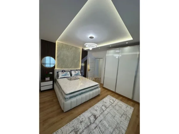 Tirane, shitet apartament 2+1+Ballkon Kati 6, 116 m² 265.000 € (Apartament 2+1 në Shitje tek Pallati me Shigjeta)