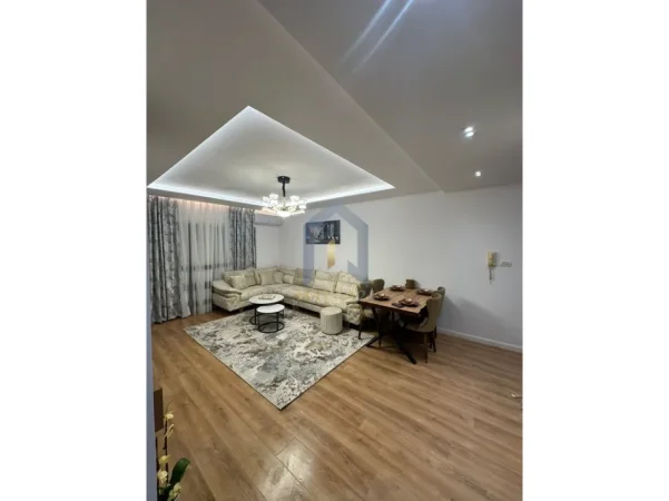 Tirane, shitet apartament 2+1+Ballkon Kati 6, 116 m² 265.000 € (Apartament 2+1 në Shitje tek Pallati me Shigjeta)