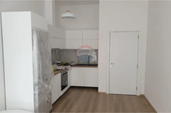 Tirane, jepet me qera apartament 1+1+Ballkon , 70 m² 525 € (Liqeni i Thate)