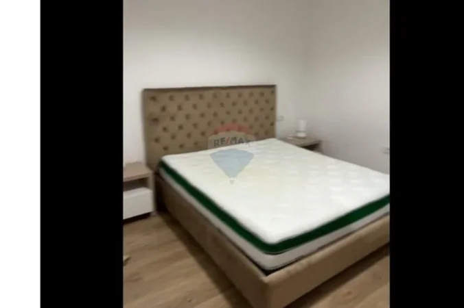 Tirane, jepet me qera apartament 1+1+Ballkon , 70 m² 525 € (Liqeni i Thate)
