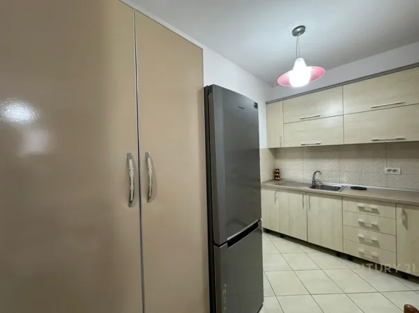 Tirane, jepet me qera apartament 1+1 Kati 5, 65 m² 450 € 