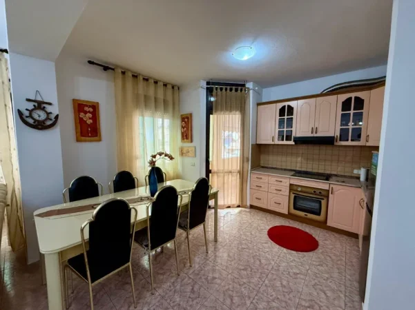 Tirane, jepet me qera apartament 2+1 Kati 5, (ish blloku)