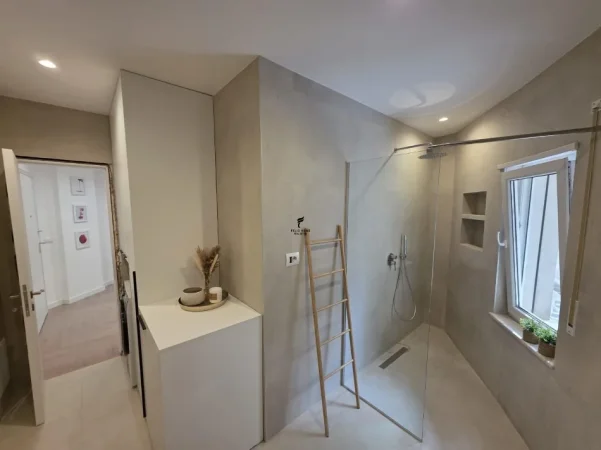 Tirane, jepet me qera apartament 1+1 Kati 1, 75 m² 800 € (KODRA E DIELLIT)