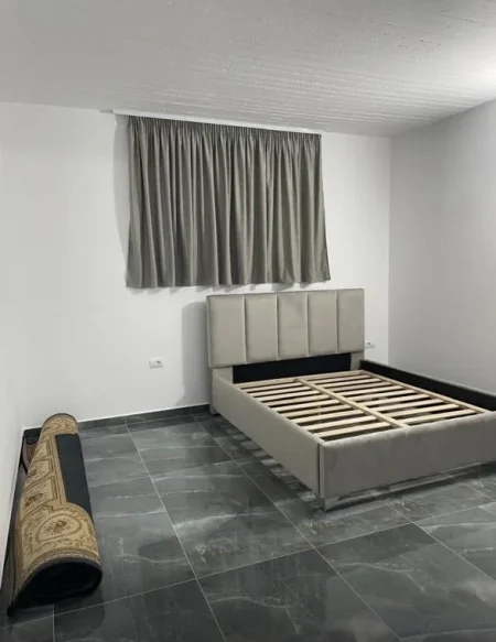 Tirane, jepet me qera apartament 1+1+Ballkon Kati 1, 55 m² 380 € (Astir)