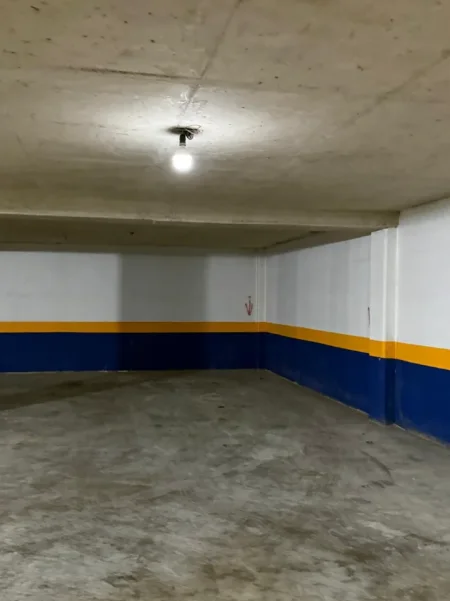 Tirane, jepet me qera apartament 1+1+Ballkon Kati 3, 65 m² 700 € (Astir)