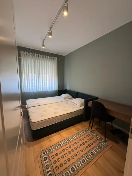 Tirane, jepet me qera apartament 1+1 , 65 m² 700 € (KOMPLEKSI SIMA COM)