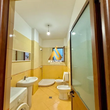 Tirane, jepet me qera apartament 1+1 Kati 3, 70 m² 430 € 