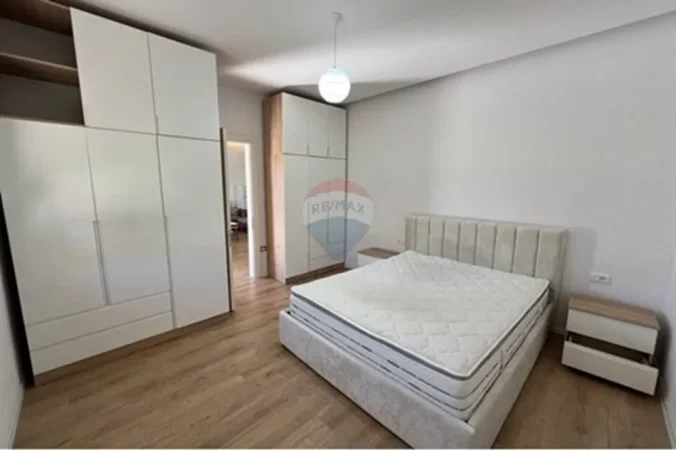 Tirane, jepet me qera apartament 2+1 , 78 m² 470 € (Don Bosko)