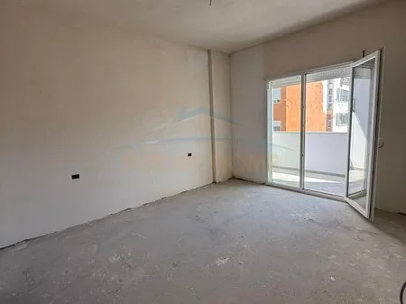 Tirane, shitet apartament 2+1 Kati 5, 98 m² 275.000 € (SHKOLLA E KUQE,RRUGA DERVISH HEKALI)