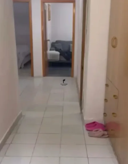 Tirane, jepet me qera apartament 3+1 Kati 4, 93 m² 650 € (VASIL SHANTO)