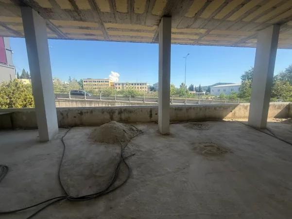 Tirane, jepet me qera ambjent biznesi Kati 2, 120 m² 1.000 € (Sauk)