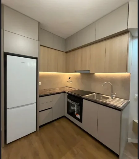 Tirane, jepet me qera apartament 2+1 Kati 3, 77 m² 600 € (YZBERISHT)