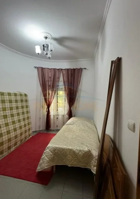 Tirane, shes apartament 3+1 Kati 1, 138 m² 169.000 € (Selite)