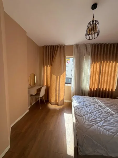 Tirane, jepet me qera apartament 2+1 Kati 3, 77 m² 600 € (Yzberisht)