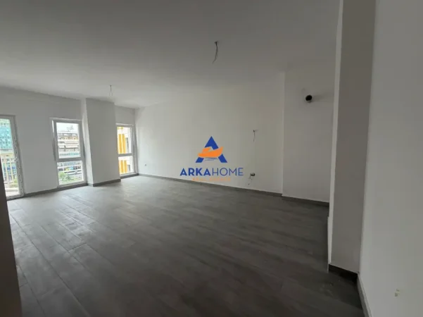 Tirane, jepet me qera apartament 1+1+Ballkon Kati 5, 73 m² 700 € 