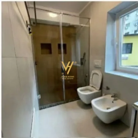 Tirane, jepet me qera zyre Kati 2, 70 m² 720 € (HARRY FULTZ)