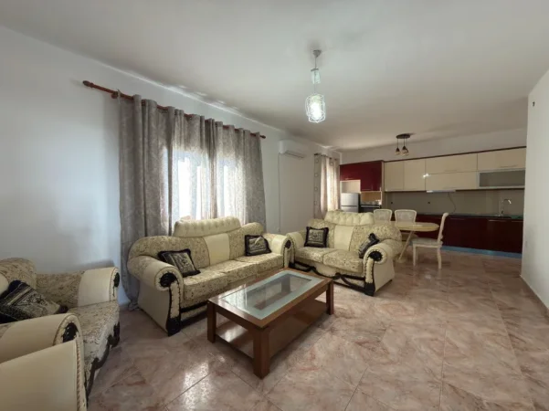 Tirane, jepet me qera apartament 2+1+Ballkon Kati 2, 144 m² 500 € (Rruga 5 Maji)
