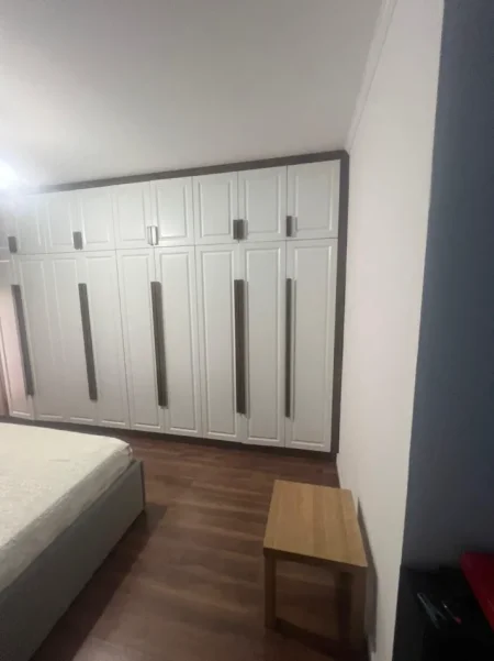 Tirane, shitet apartament 2+1 Kati 4, 123 m² 177.000 € (Pallatet e Tom Doshit)