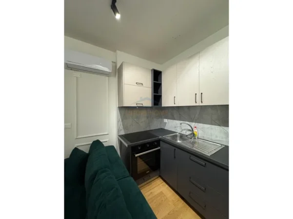 Tirane, jepet me qera apartament 1+1+PARKIM Kati 3, 49 m² 550 € (SELITE)