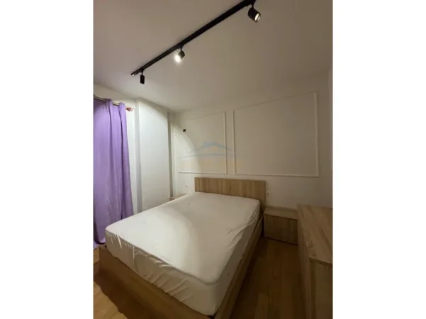 Tirane, jepet me qera apartament 1+1+PARKIM Kati 3, 49 m² 550 € (SELITE)