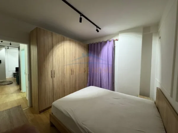 Tirane, jepet me qera apartament 1+1+PARKIM Kati 3, 49 m² 550 € (SELITE)
