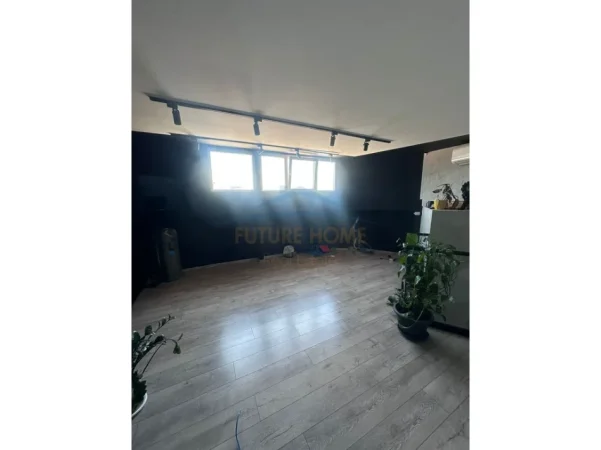 Tirane, jepet me qera ambjent biznesi Kati 6, 236 m² 4.000 € (RRUGA E KAVAJES)