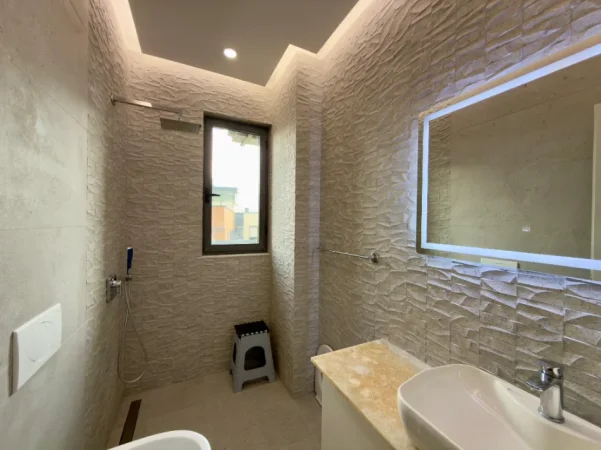 Tirane, shitet apartament 3+1+Ballkon Kati 10, 133 m² 355.000 € (Liqeni Artificial)