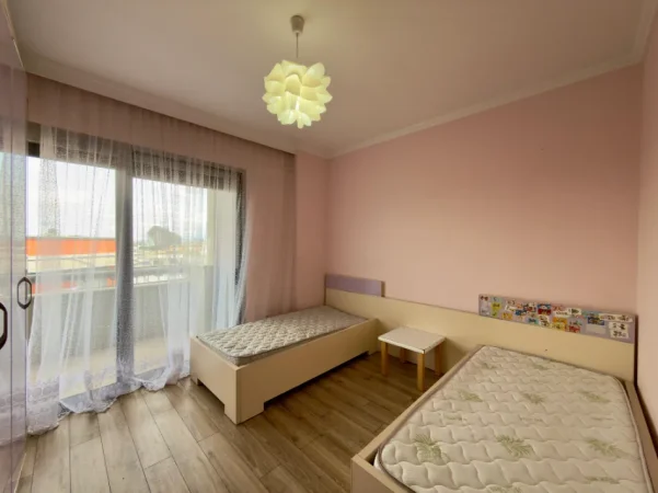 Tirane, shitet apartament 3+1+Ballkon Kati 10, 133 m² 355.000 € (Liqeni Artificial)