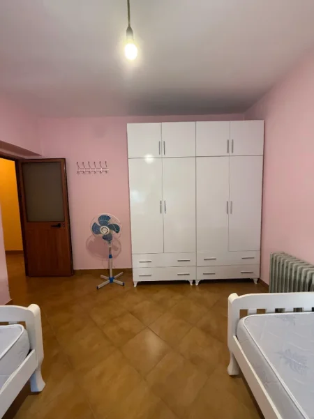 Tirane, jepet me qera apartament 2+1 Kati 2, 80 m² 450 € (RRUGA FERIT XHAJKO, PRANE ISH RESTORANT DURRESIT)