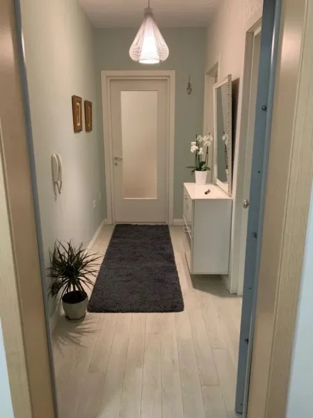 Tirane, jepet me qera apartament 3+1+2 Kati 4, 123 m² 850 € (JORDAN MISJA)