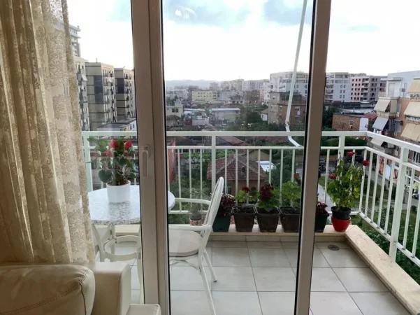 Tirane, jepet me qera apartament 3+1+2 Kati 4, 123 m² 850 € (JORDAN MISJA)