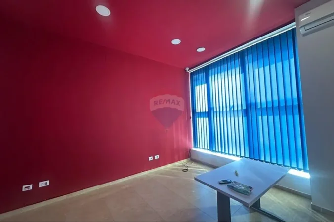 Jepet me qera ambjent biznesi  470 € (Myslym Shyri)