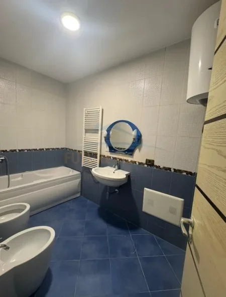 Tirane, shes apartament 1+1 Kati 2, 62 m² 149.000 € (Rruga Xhanfize Keko)