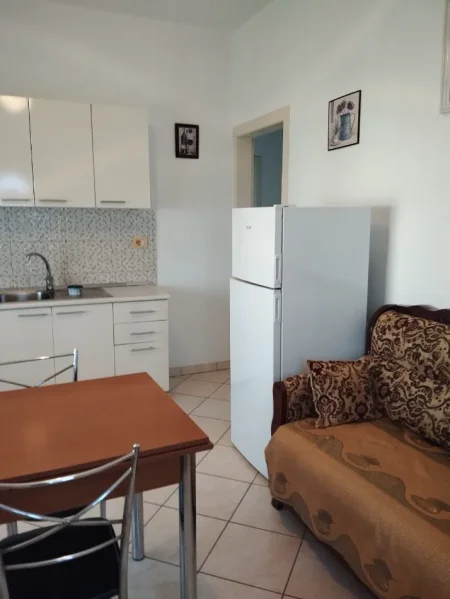 Tirane, jepet me qera apartament 1+1 Kati 2, 65 m² 350 € 