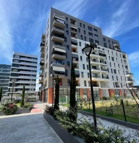 Tirane, jepet me qera ambjent biznesi Kati 0, 160 m² 2.100 € (don bosko)