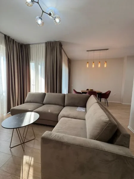 Tirane, jepet me qera apartament 2+1 Kati 4, 110 m² 1.400 € (RRUGA E KOSOVAREVE)